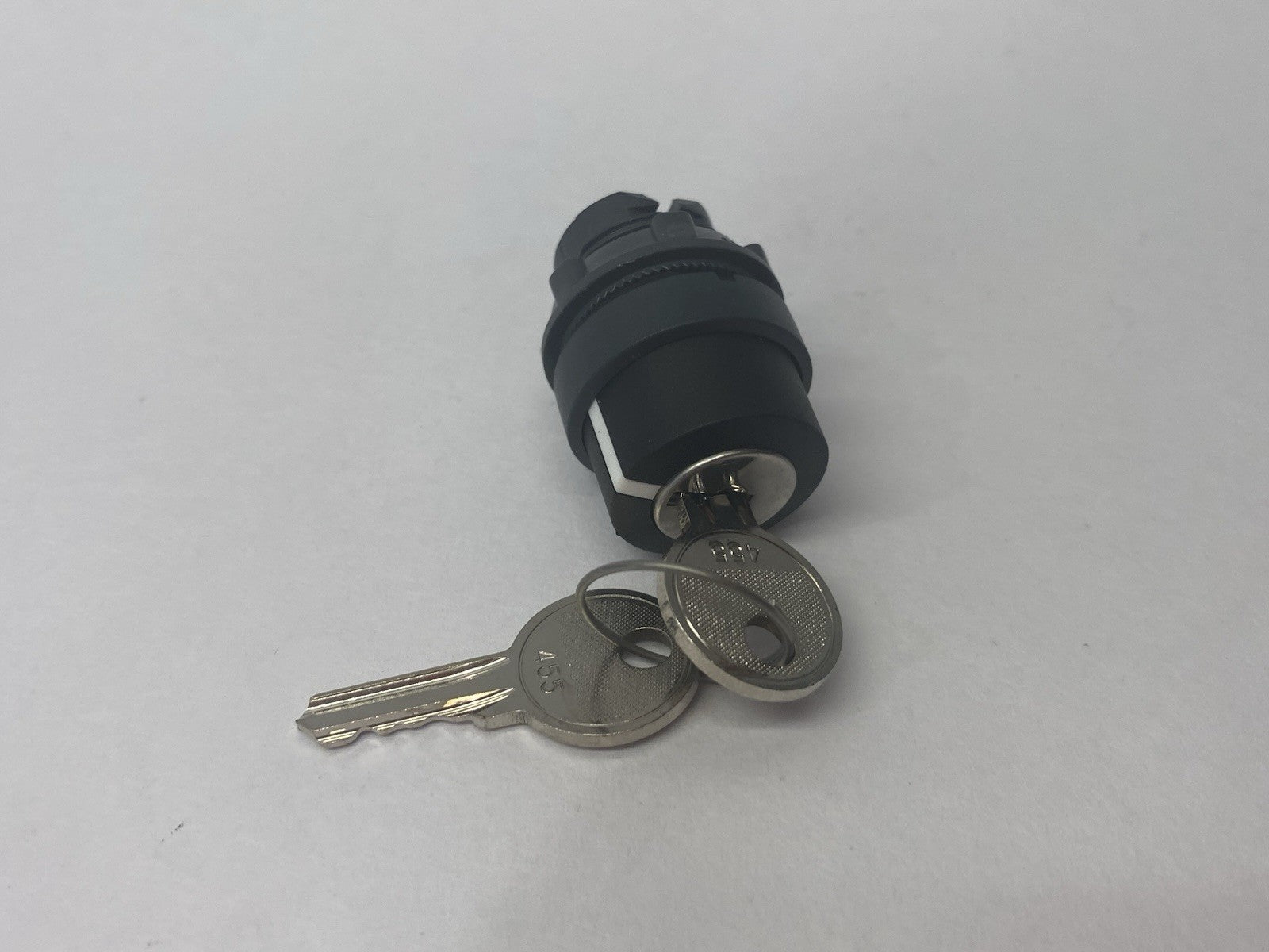 66811GT 3-Position Maintained Key Selector Switch for Genie Lifts - Maverick Industrial Sales