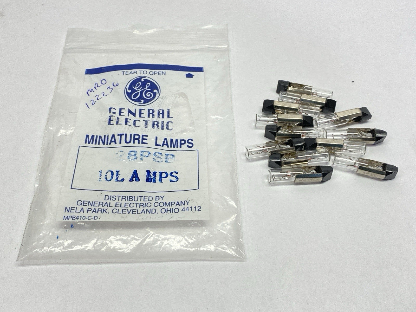 General Electric 28PSB Miniature Lamps LOT OF 12 - New – Open box - Maverick Industrial Sales