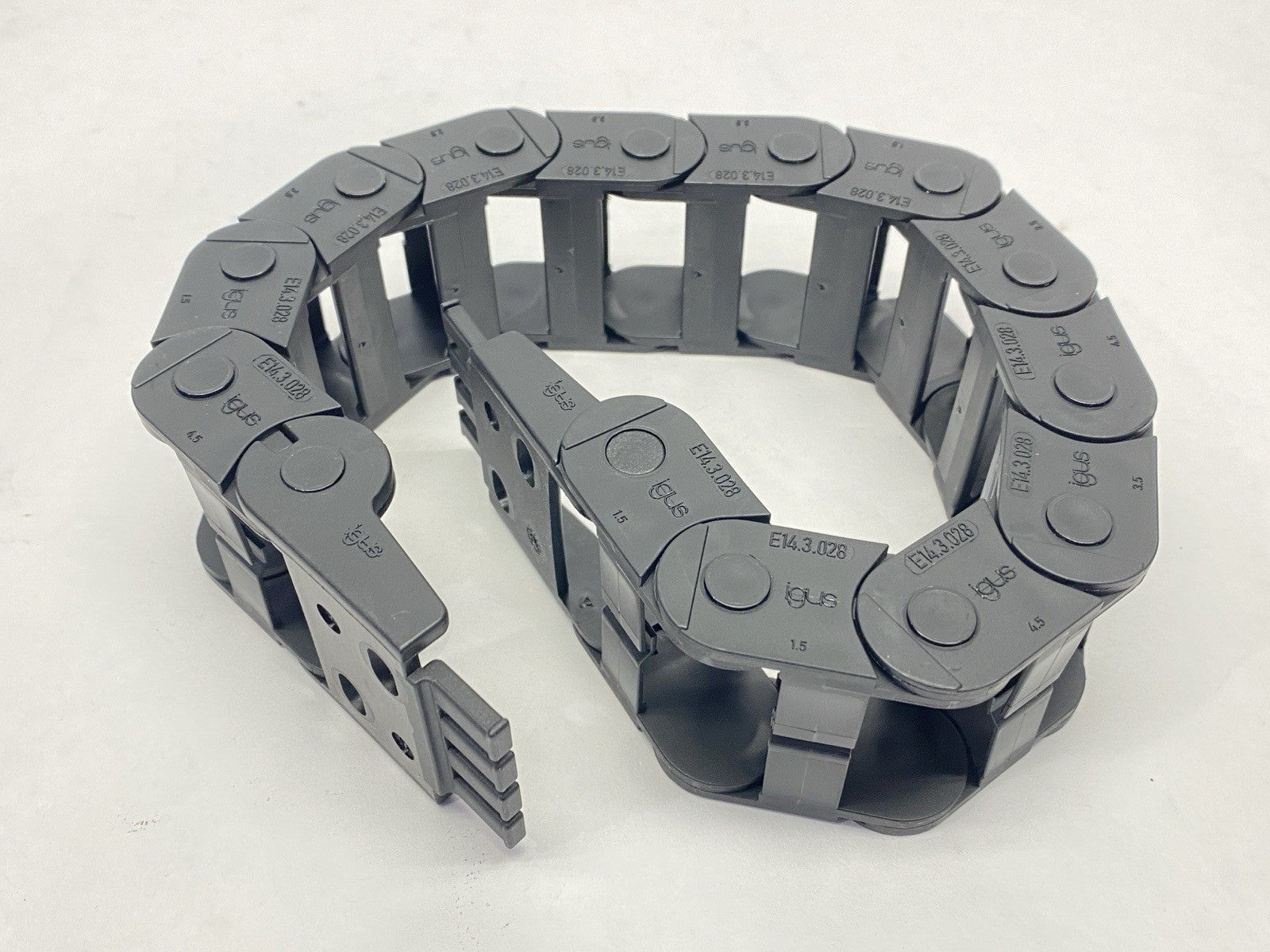 E14.3.028.0 | Igus Series E14 Energy Chain 13 Links 1.3ft Length w/ 114-3-12PZ - New Other - Maverick Industrial Sales