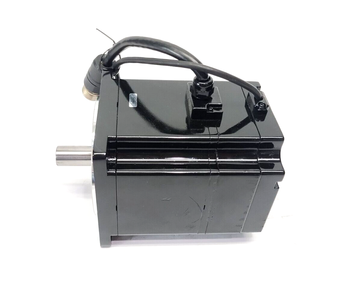 Yaskawa SGMPH-15A1A6CD-OY AC Servo Motor 200V 1500W 7.5A 3000RPM 3/4" Shaft - New – Open box - Maverick Industrial Sales