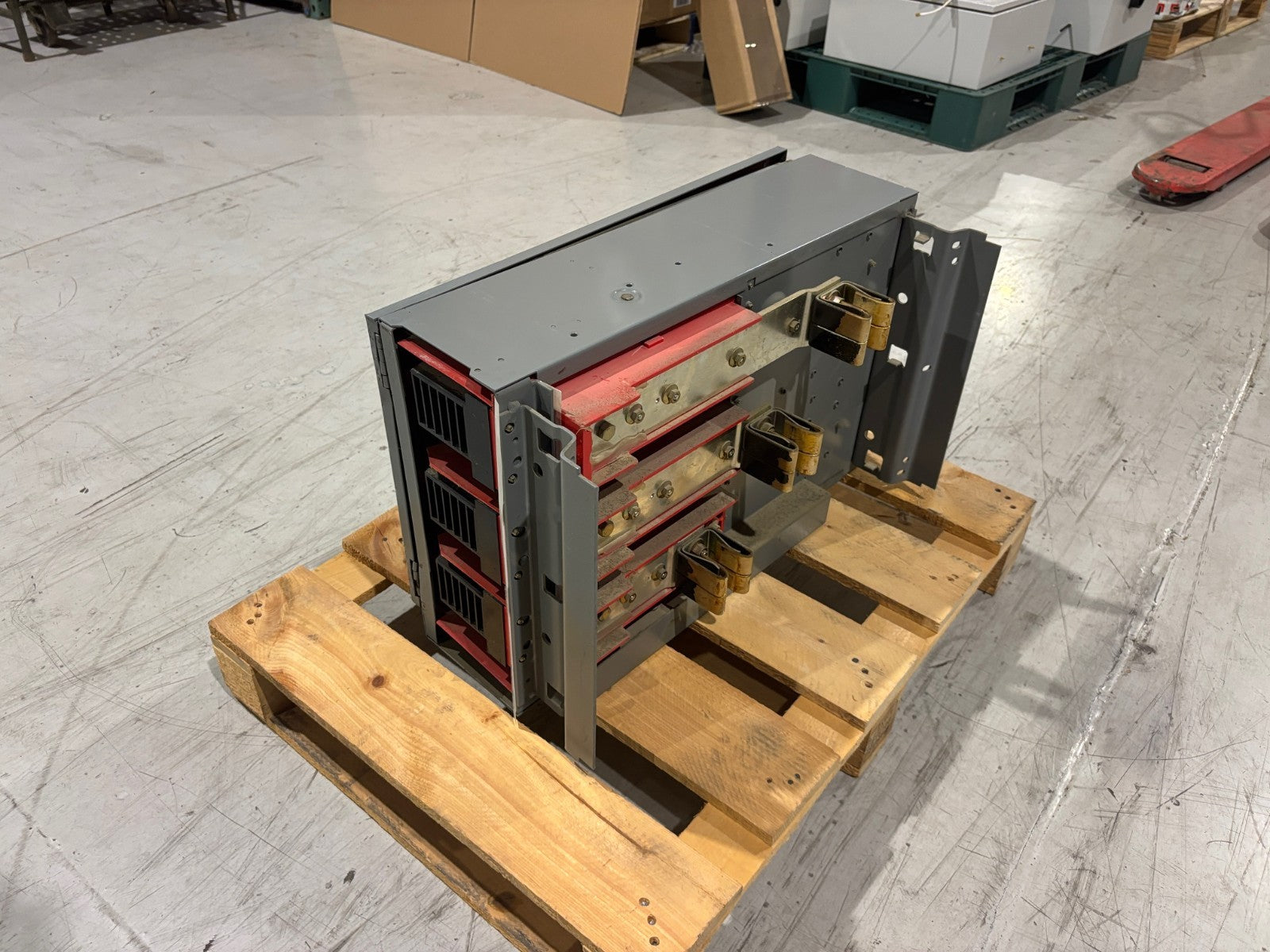 QMB366W | Square D Ser. E2 600A 3 Pole 600V Fusible Panelboard Switch Broken Hinge - Used - Maverick Industrial Sales