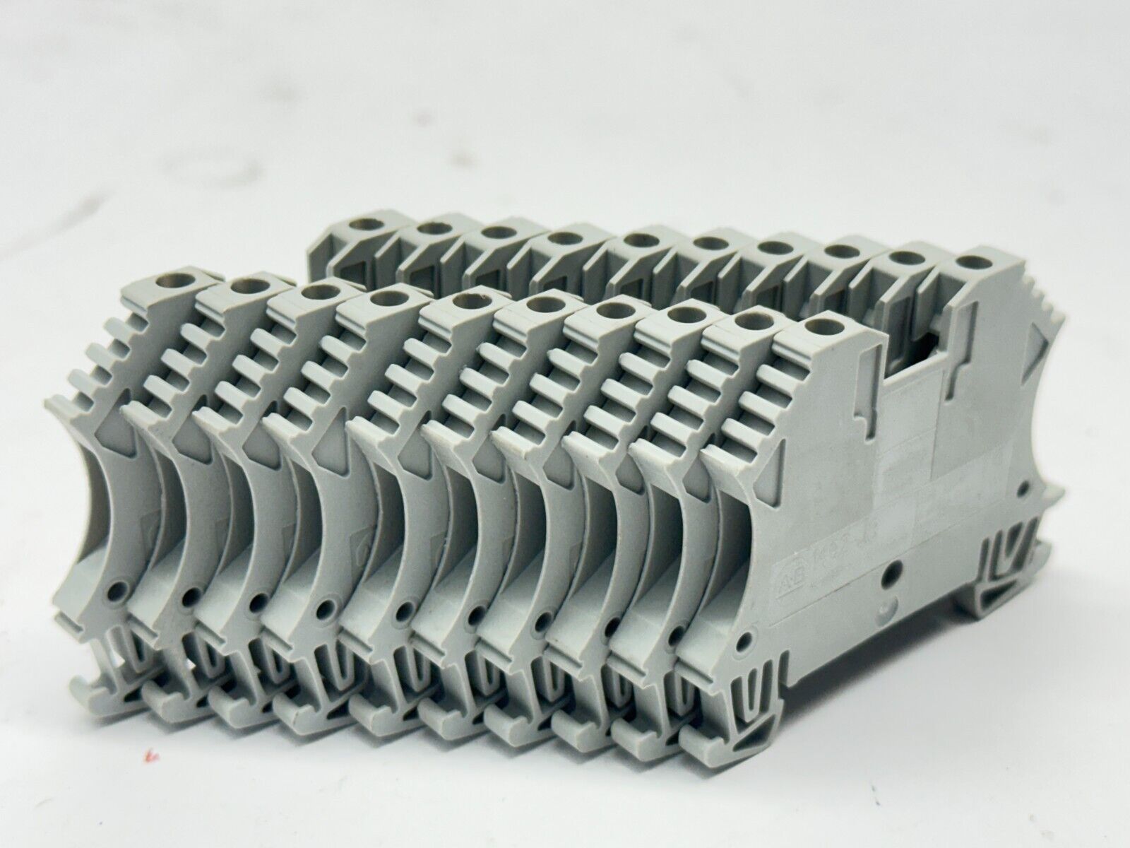 1492-J3 | Allen Bradley Terminal Block 25A 600V 2.5mm Feed-Through Gray LOT OF 10 - Used - Maverick Industrial Sales