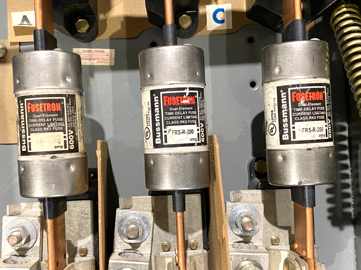 PQ3620G | Square D Fusible Bus Plug-In Unit, I-Line, 3-Pole, 3-Fuse, 600VAC, 200A - Used - Maverick Industrial Sales