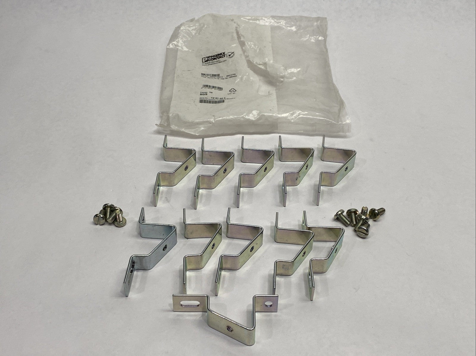 Phoenix Contact BG/S Angled Brackets 1201086 LOT OF 11 - New – Open box - Maverick Industrial Sales