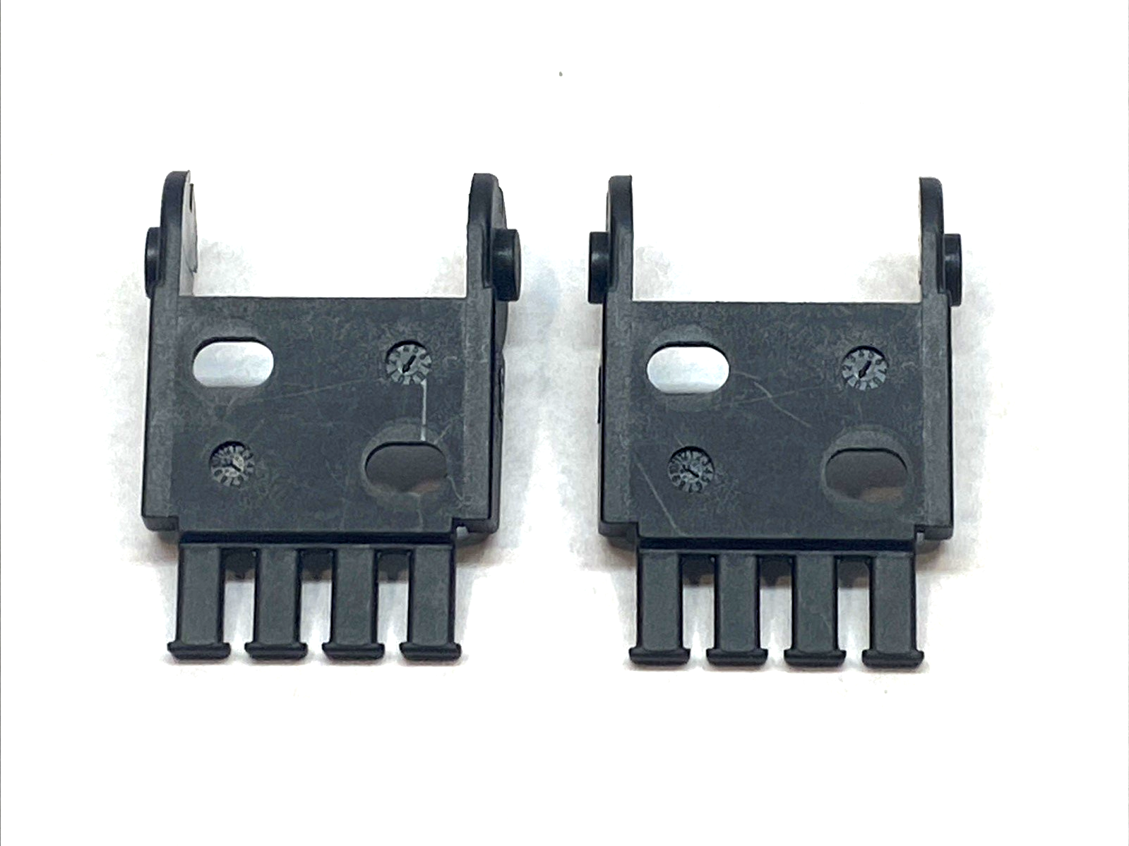 Igus 114.3.2 PZ End Mount for Energy Chain Cable LOT OF 2 - New – Open box - Maverick Industrial Sales