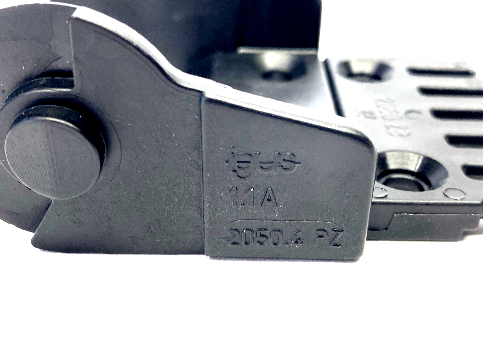 Igus 2050-34PZB E-Chain Cable Carrier Mounting Bracket Set, Tiewrap, 2050.34PZB - New – Open box - Maverick Industrial Sales