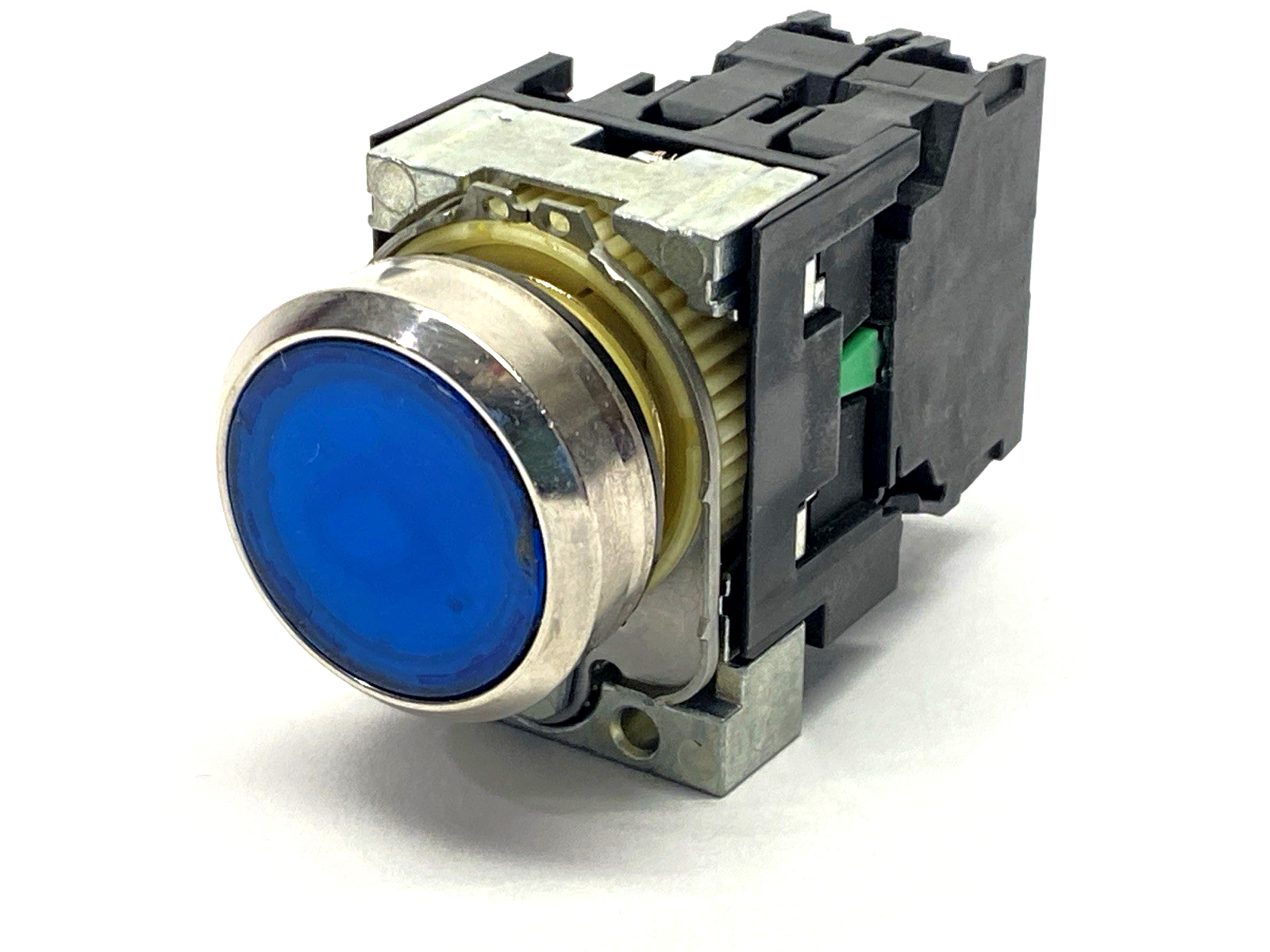 3SU1152-0AB50-1BA0 | Siemens 22mm Illuminated Pushbutton Blue 3SU1510-0AA10-0AA0 - Used - Maverick Industrial Sales