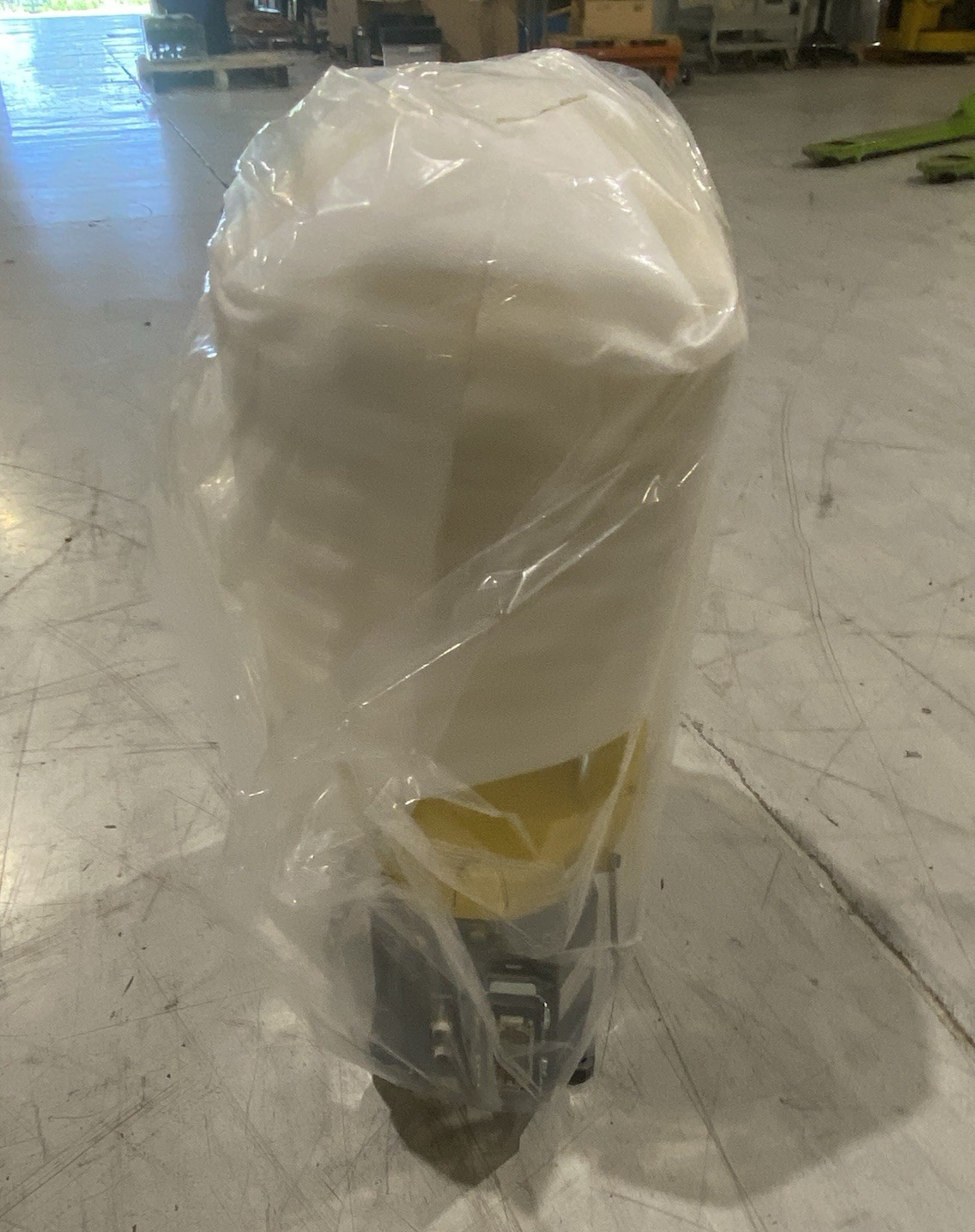 A05B-1142-B201 | Fanuc Compact 6-Axis Robot LR Mate 200iD, 717mm Reach 25kg- New – Open box - Maverick Industrial Sales