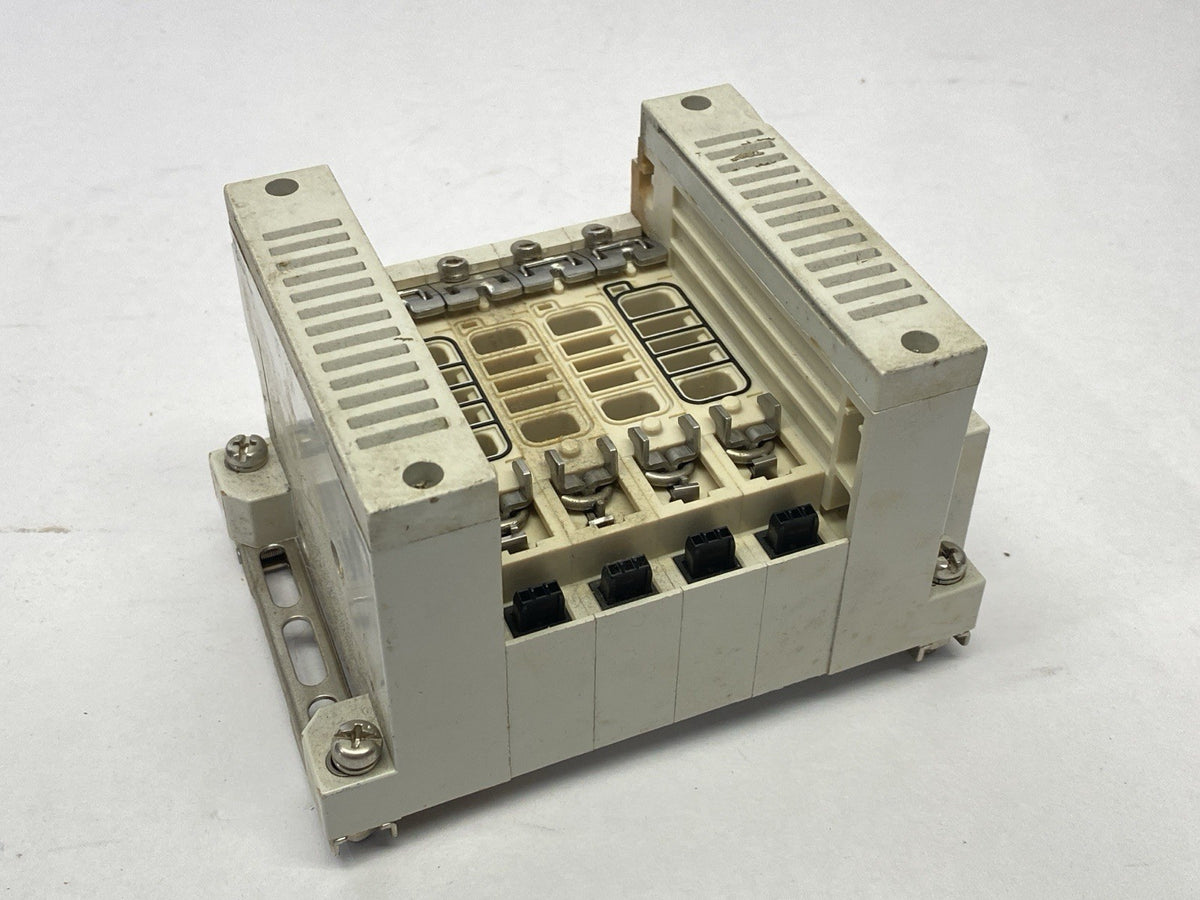 VV5Q21-04N7FU0-D05 | SMC Pneumatic Plug-In Manifold 4-Port - Used - Maverick Industrial Sales