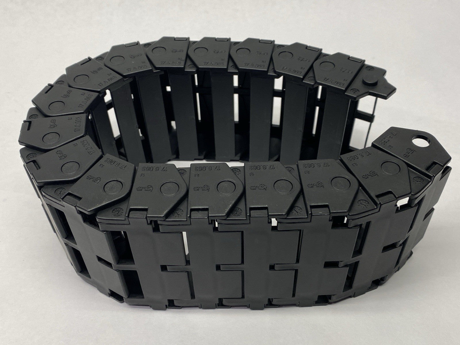 17.6.063.0, 17-6-063-0 | Igus 17.6.063.0 Series 17 Energy Chain 17 Links 1.7ft - New – Open box - Maverick Industrial Sales