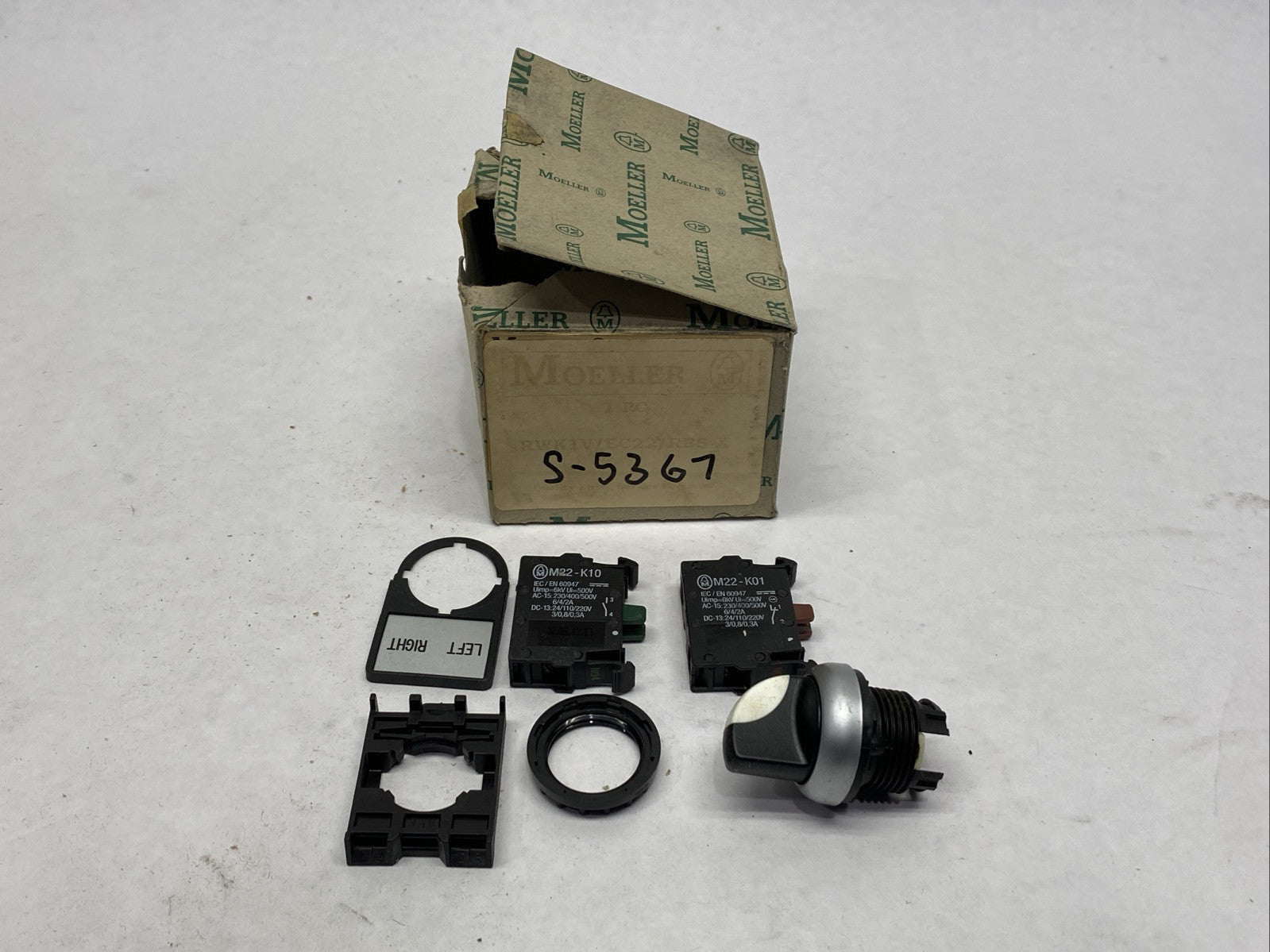 Moeller S-5367 2-Position Selector Switch Assembly Left / Right Black - Maverick Industrial Sales