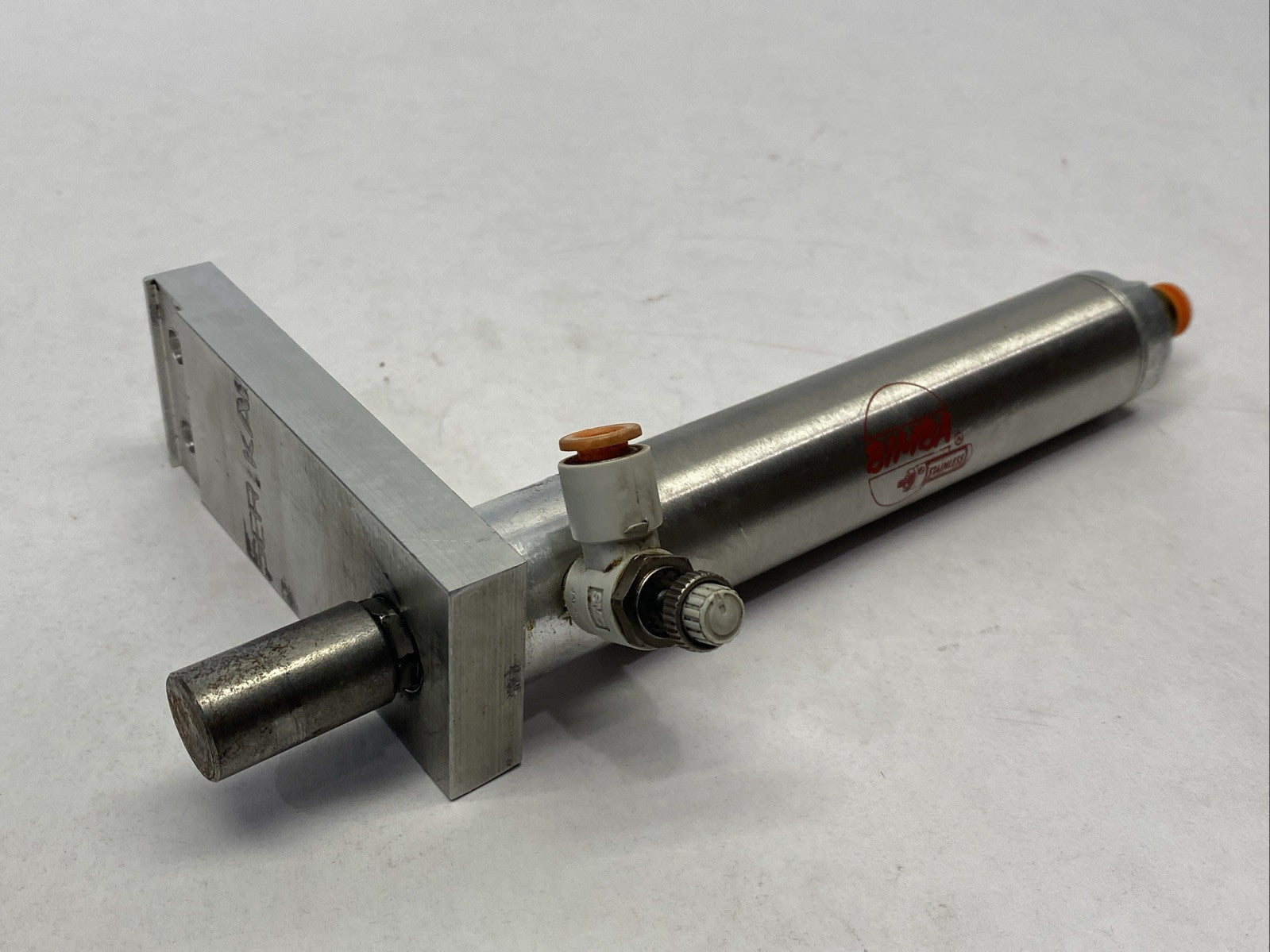 Bimba 093.5-D Pneumatic Cylinder 1-1/16" Bore 3.5" Stroke - Used - Maverick Industrial Sales