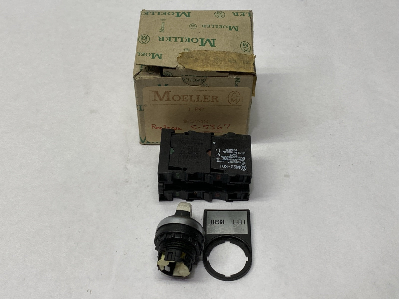 Moeller S-5748 2-Position Selector Switch Assembly Left / Right - New – Open box - Maverick Industrial Sales