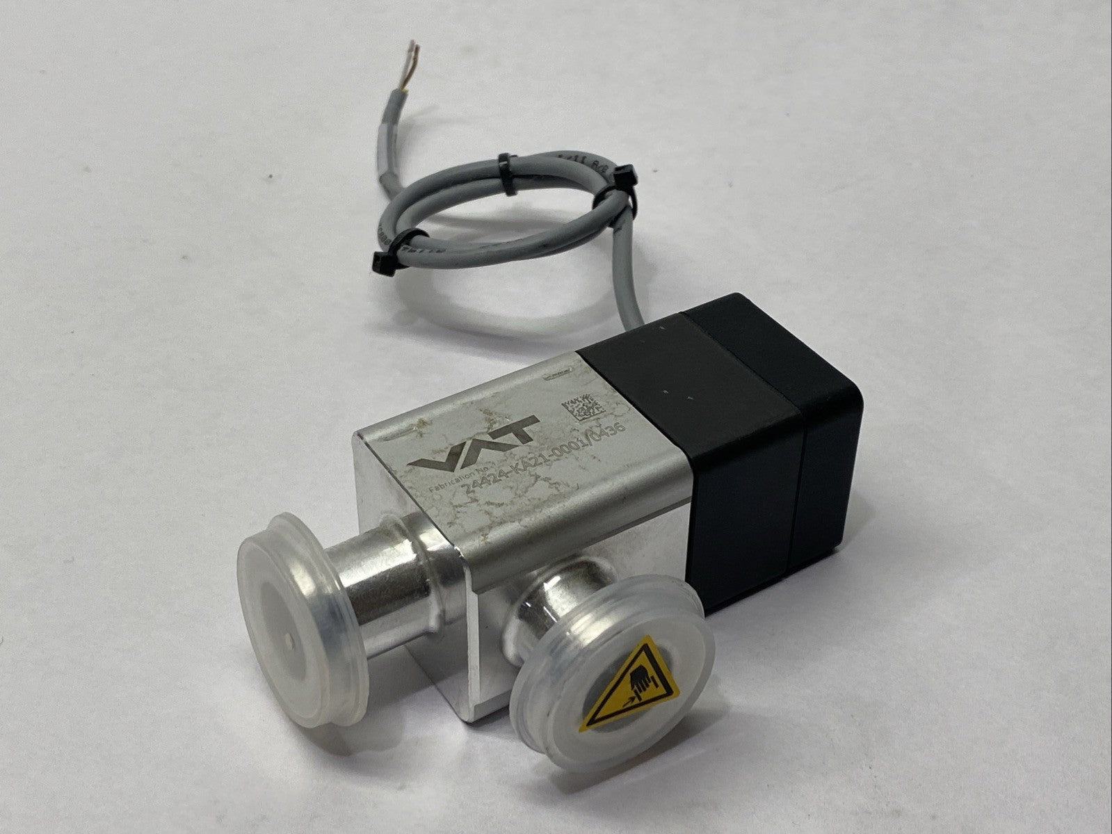 VAT 24424-KA21-0001/0436 Angle Vacuum Valve - For parts or not working - Maverick Industrial Sales