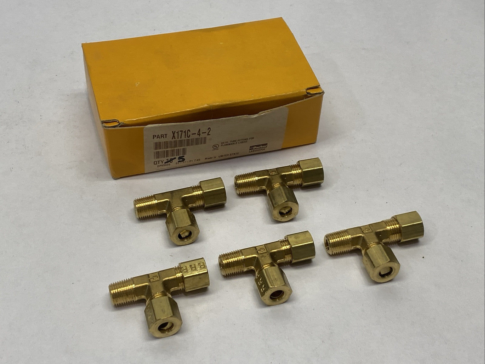 Parker 171C-4-2 Brass Tee Fitting 1/4" OD Tube x 1/8" Male NPT LOT OF 5 - New – Open box - Maverick Industrial Sales