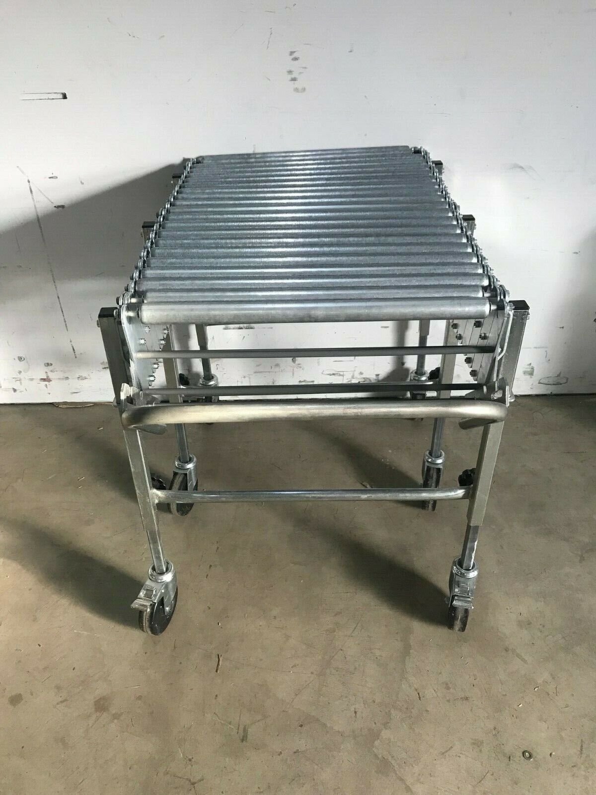 Nestaflex 226 Adjustable Height Flexible Accordion Conveyor 24" In Wide 9' Long - Maverick Industrial Sales