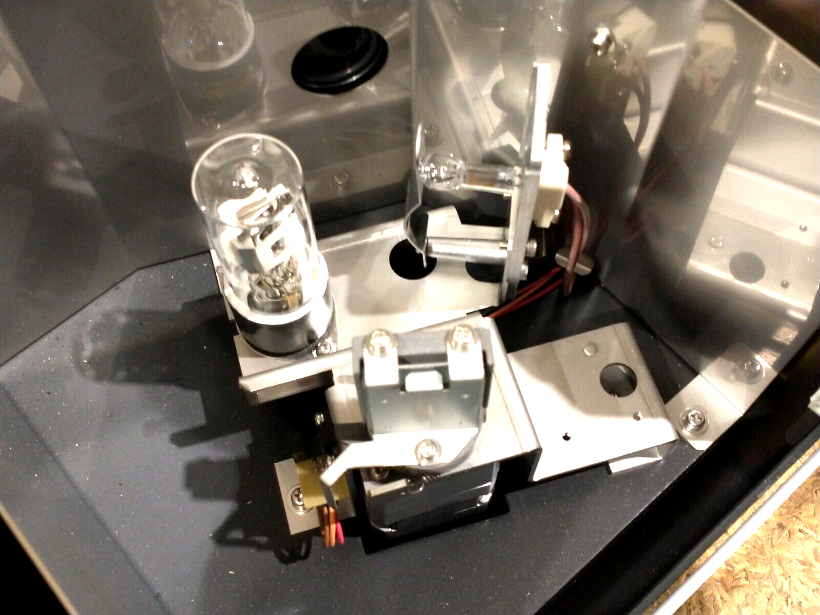 Shimadzu 206-23000-32 UV-3600 UV-VIS-NIR Spectrophotometer 120V 300VA - For parts or not working - Maverick Industrial Sales