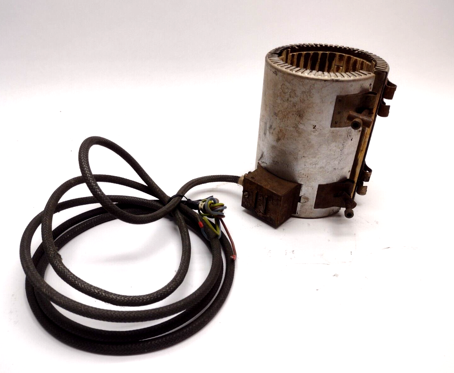 NR-0037-950-50-063 | KIT Ceramic Band Heater NR-0037-950-50-053 230V 2600W 102x180 - Used - Maverick Industrial Sales
