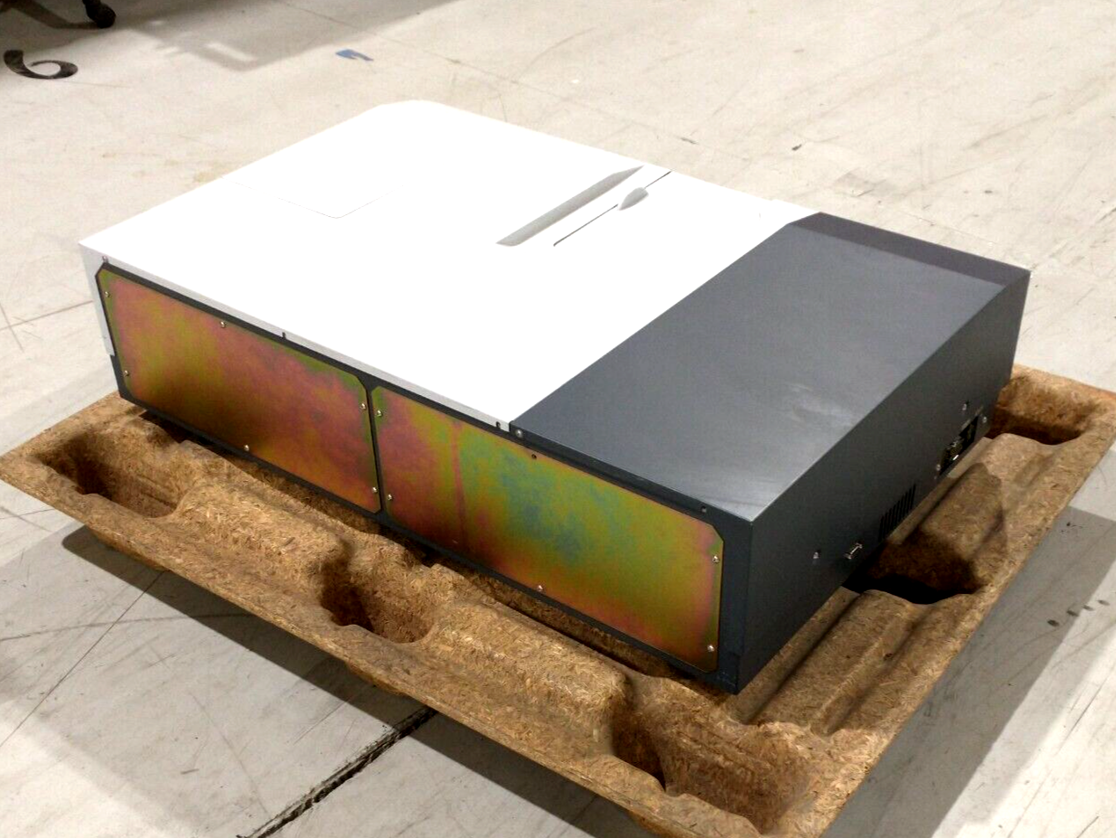 Shimadzu 206-23000-32 UV-3600 UV-VIS-NIR Spectrophotometer 120V 300VA - For parts or not working - Maverick Industrial Sales