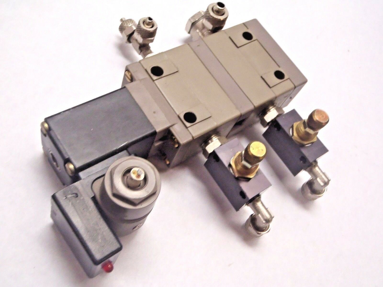 BURKERT 413-G-06 0B-PA G 1/4-F-302 SOLENOID VALVE W/MURR ELEKTRONIK VBS-RC 022/2 - Maverick Industrial Sales