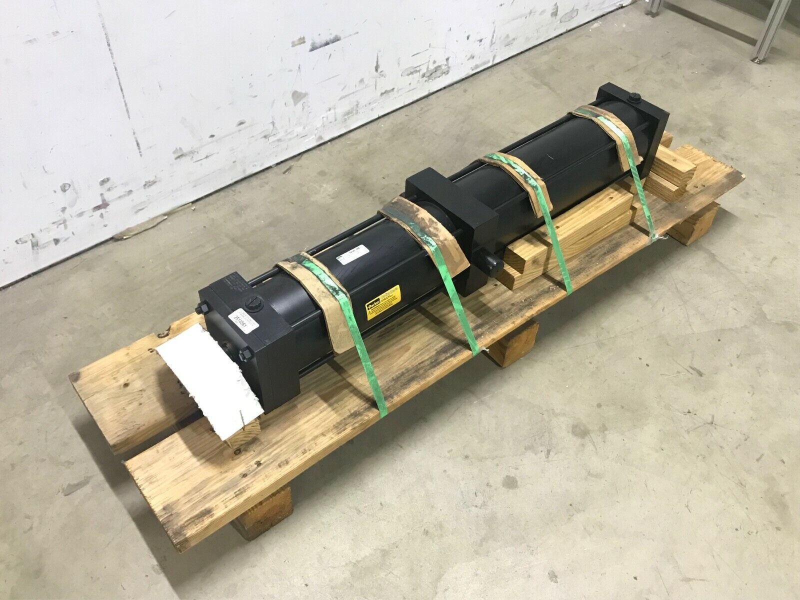 Parker Series 2AN Model 06.00 DD2ANUS14A 36.000 36" Pneumatic Air Cylinder - Maverick Industrial Sales