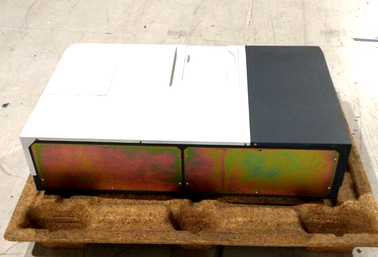 Shimadzu 206-23000-32 UV-3600 UV-VIS-NIR Spectrophotometer 120V 300VA - For parts or not working - Maverick Industrial Sales