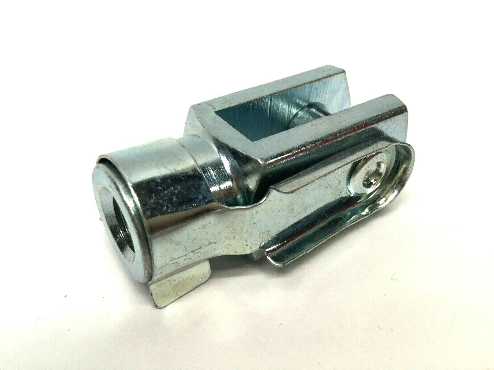 GKM10-20 | SMC Mounting Bracket Rod Clevis - New – Open box - Maverick Industrial Sales