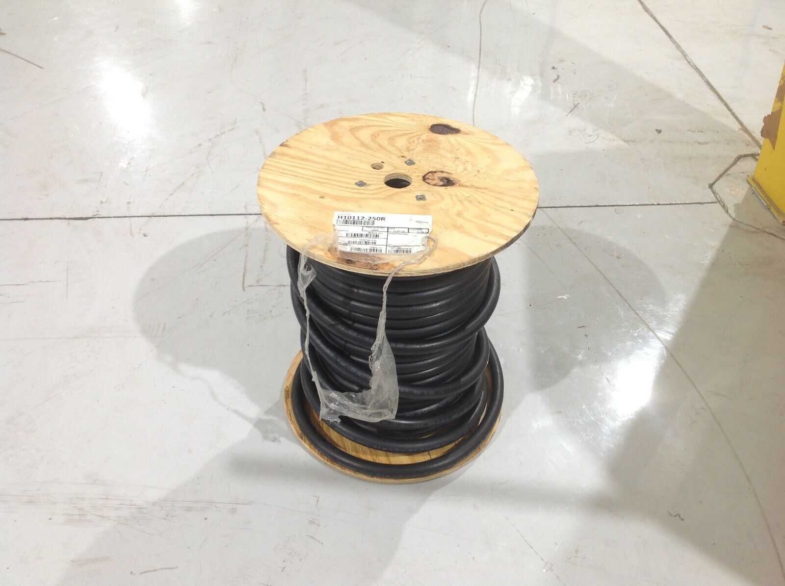 H10112-250R | Eaton Weatherhead 0.75" ID Hose 1.03" OD Black Approximately 130 FT - New – Open box - Maverick Industrial Sales