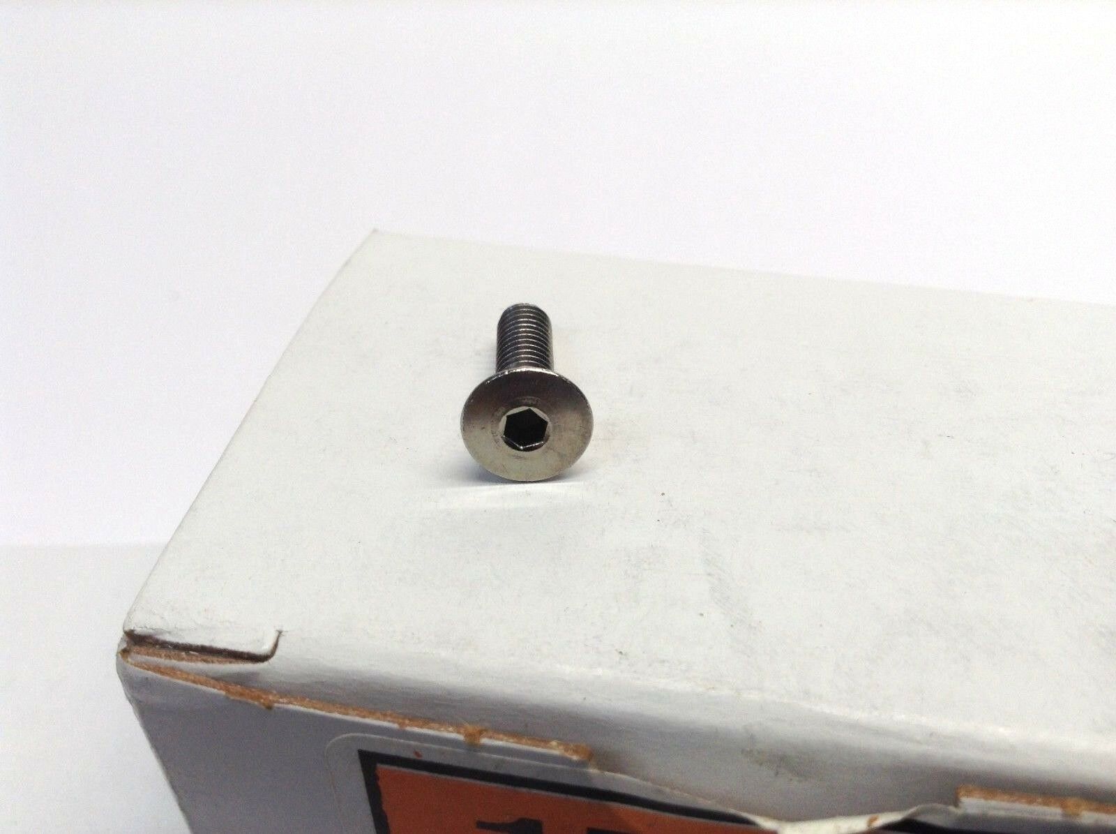 Lot of 300 8/32 X 5/8 Inch 18-8 SS Flat Socket Cap Screws - New – Open box - Maverick Industrial Sales