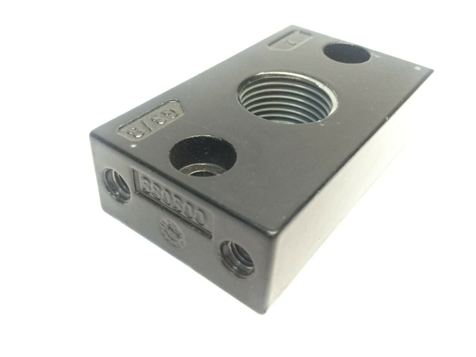 380300 | Generic Sub Base Manifold G3/8 - Used - Maverick Industrial Sales