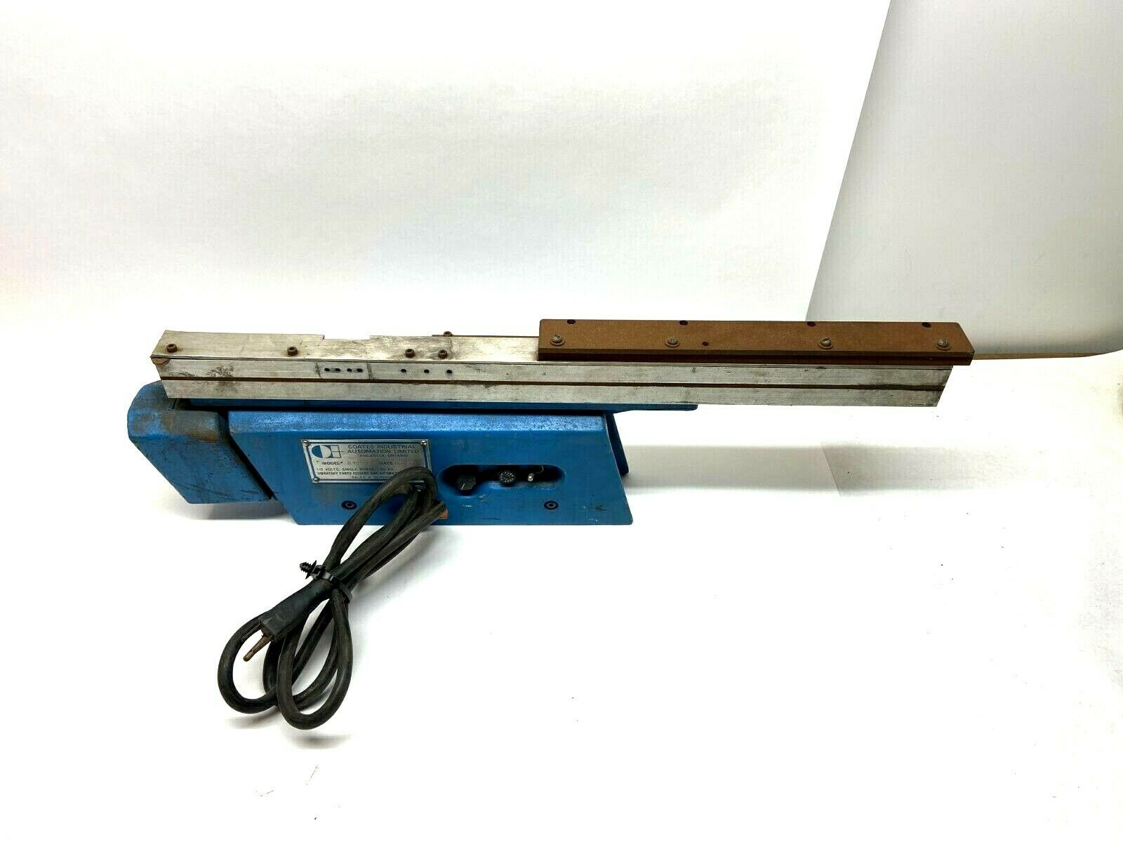 Coates Industrial 8499 Vibratory Linear Inline Feeder 24" - Maverick Industrial Sales