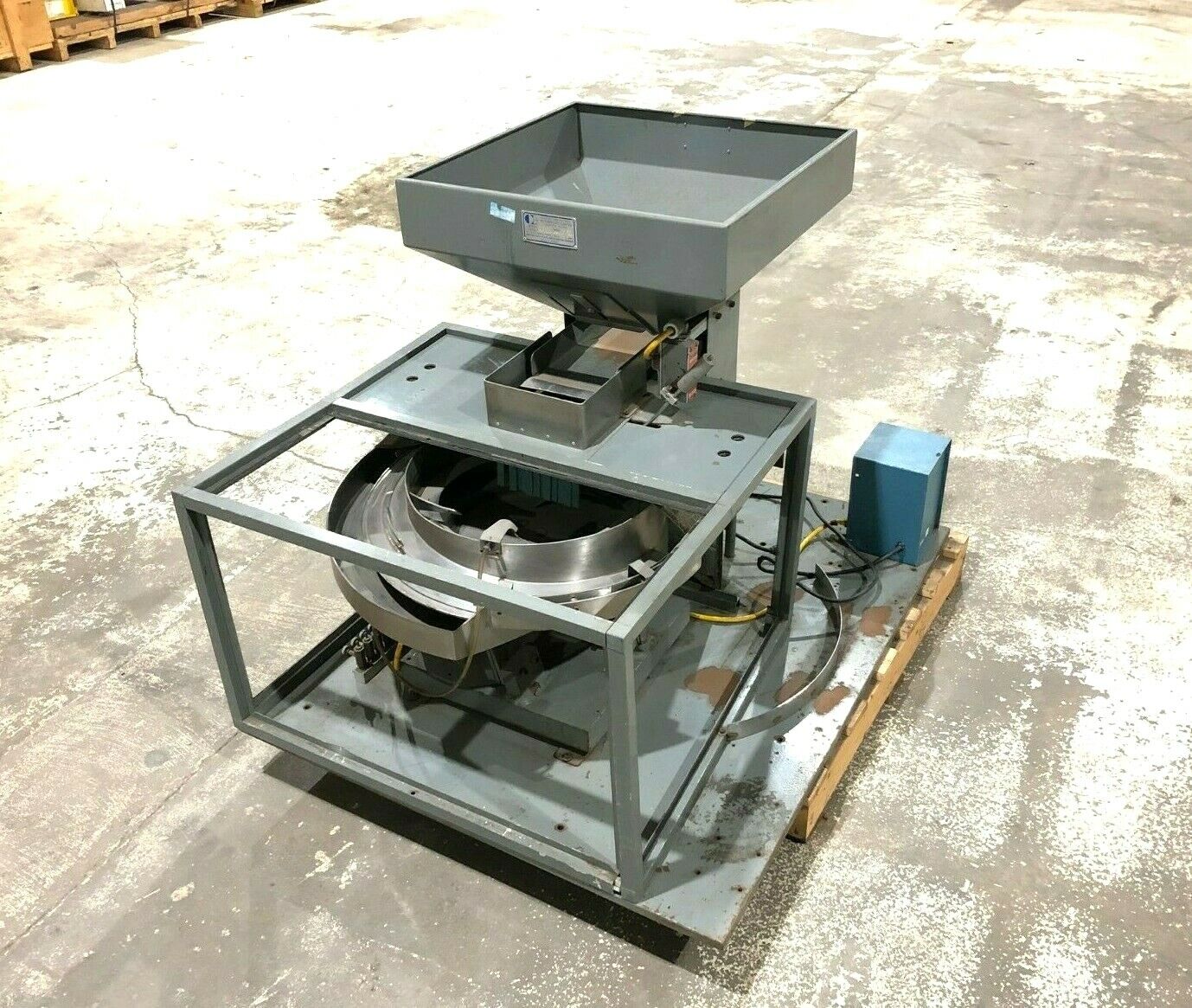 Coates Industrial 210102 Vibratory Hopper and Bowl Parts Feeder, 115V, 26" Bowl - Maverick Industrial Sales