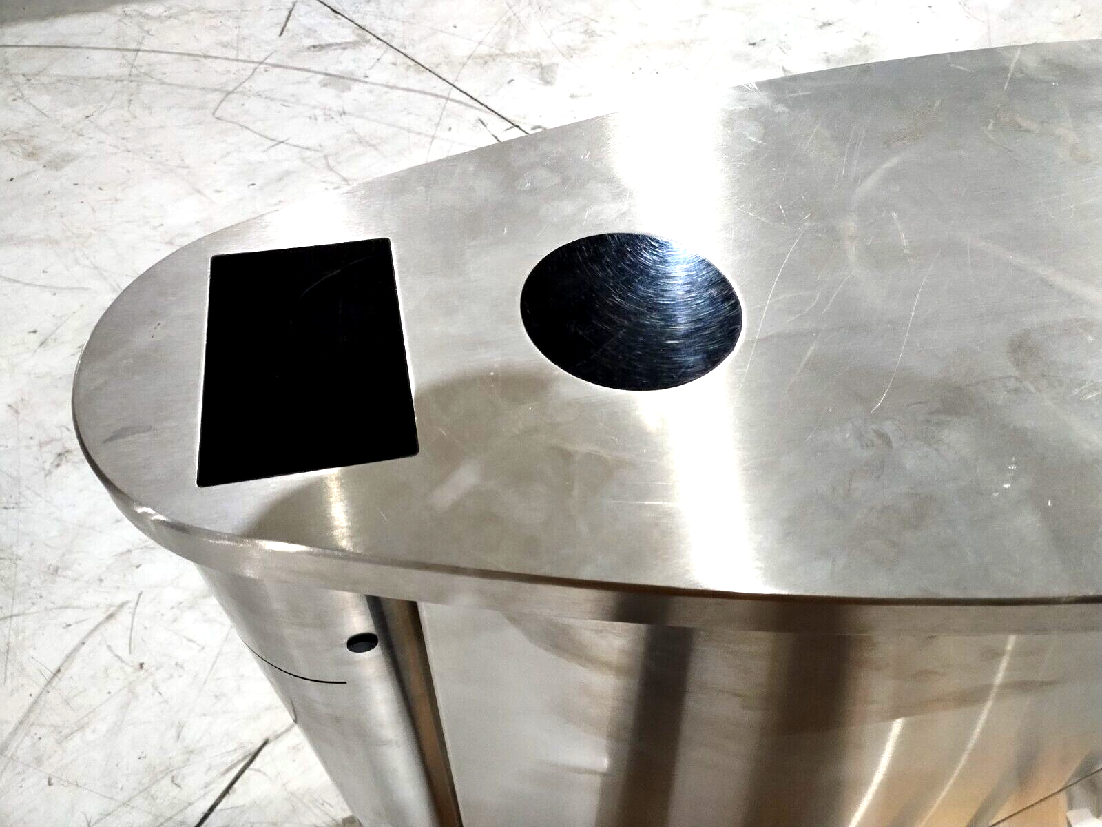 Boon Edam SBSR24XX Speedlane 900 Medium Security Access Gate NO READER - Used - Maverick Industrial Sales