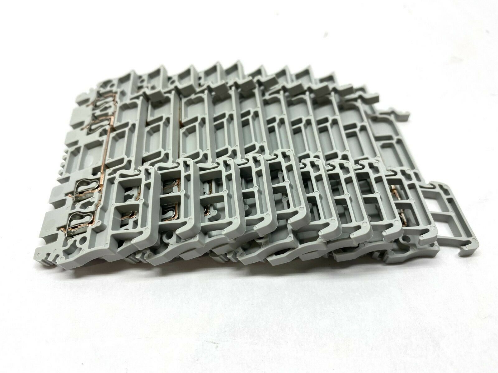 1492-L2Q | Allen Bradley Gray 4 Port Terminal Block 1.5mm 26-16 AWG LOT OF 10 - New – Open box - Maverick Industrial Sales