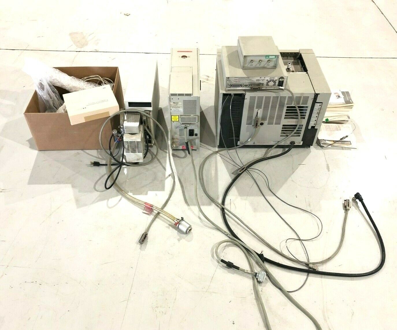 Hewlett Packard HP 5890 Gas Chromatograph 5965B Infrared Detector 5972 5965 - For parts or not working - Maverick Industrial Sales