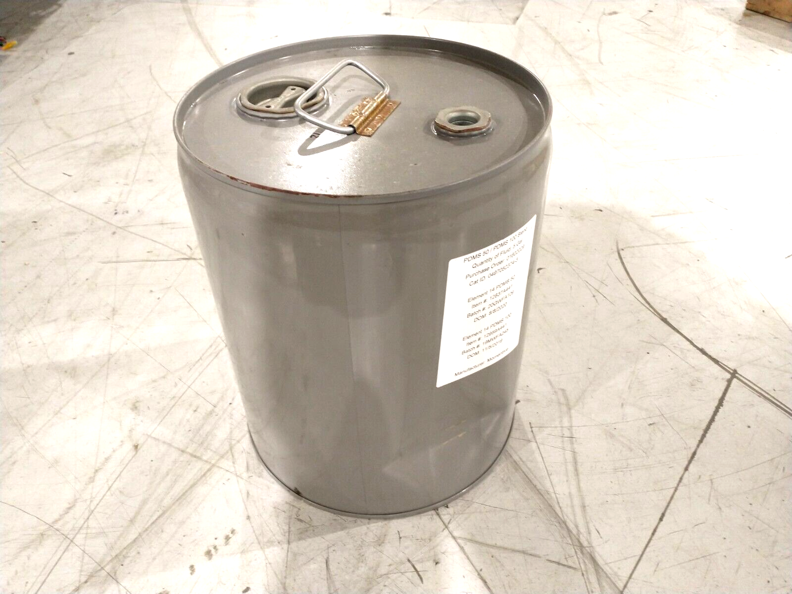 Momentive 0497052374-3 PDMS 50/100 Element 14 Blend Hydraulic Fluid 90 GAL LOT - New – Open box - Maverick Industrial Sales