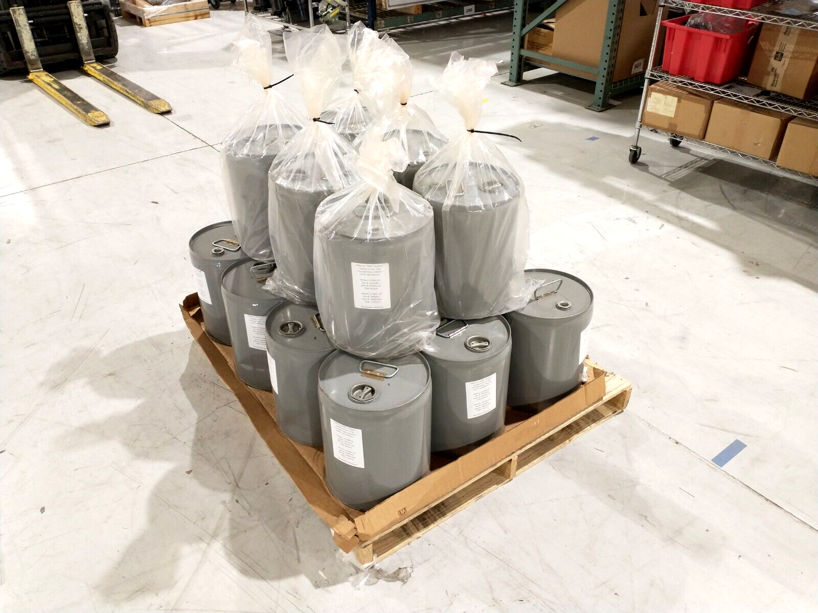 Momentive 0497052374-3 PDMS 50/100 Element 14 Blend Hydraulic Fluid 90 GAL LOT - New – Open box - Maverick Industrial Sales