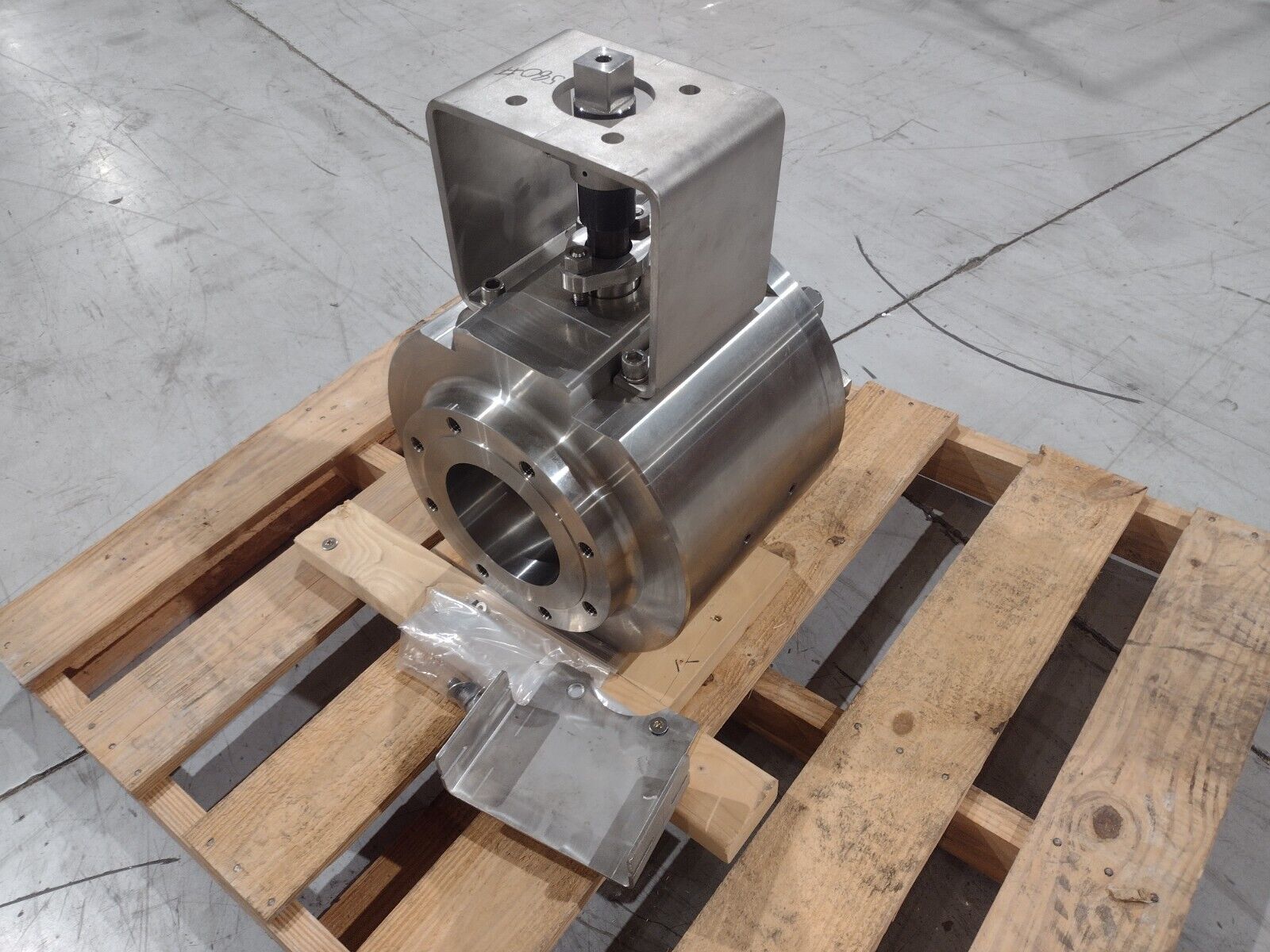 SPX Copes Vulcan VJ0820-152599-1 6" Class 150 304SS Valve - For parts or not working - Maverick Industrial Sales