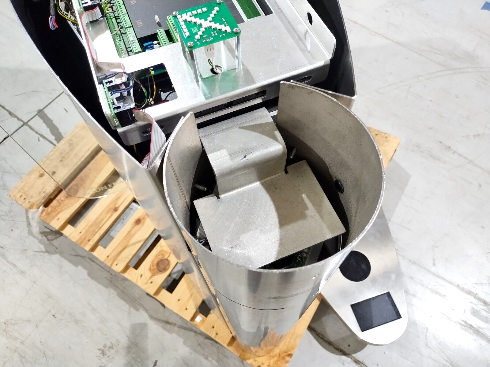 Boon Edam SBSR24XX Speedlane 900 Medium Security Access Gate NO READER - Used - Maverick Industrial Sales