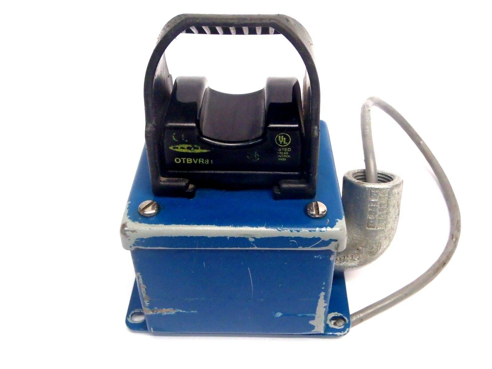 Banner OTBVR81 Optical Momentary Touch Button w/  3-1/2 x 3-3/8" x 3" Enclosure - Maverick Industrial Sales