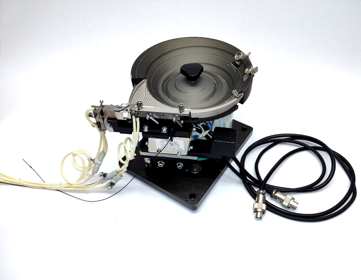 Daishin D-115KE Vibratory Parts Feeder and DPL-31 Linear Feeder - Maverick Industrial Sales