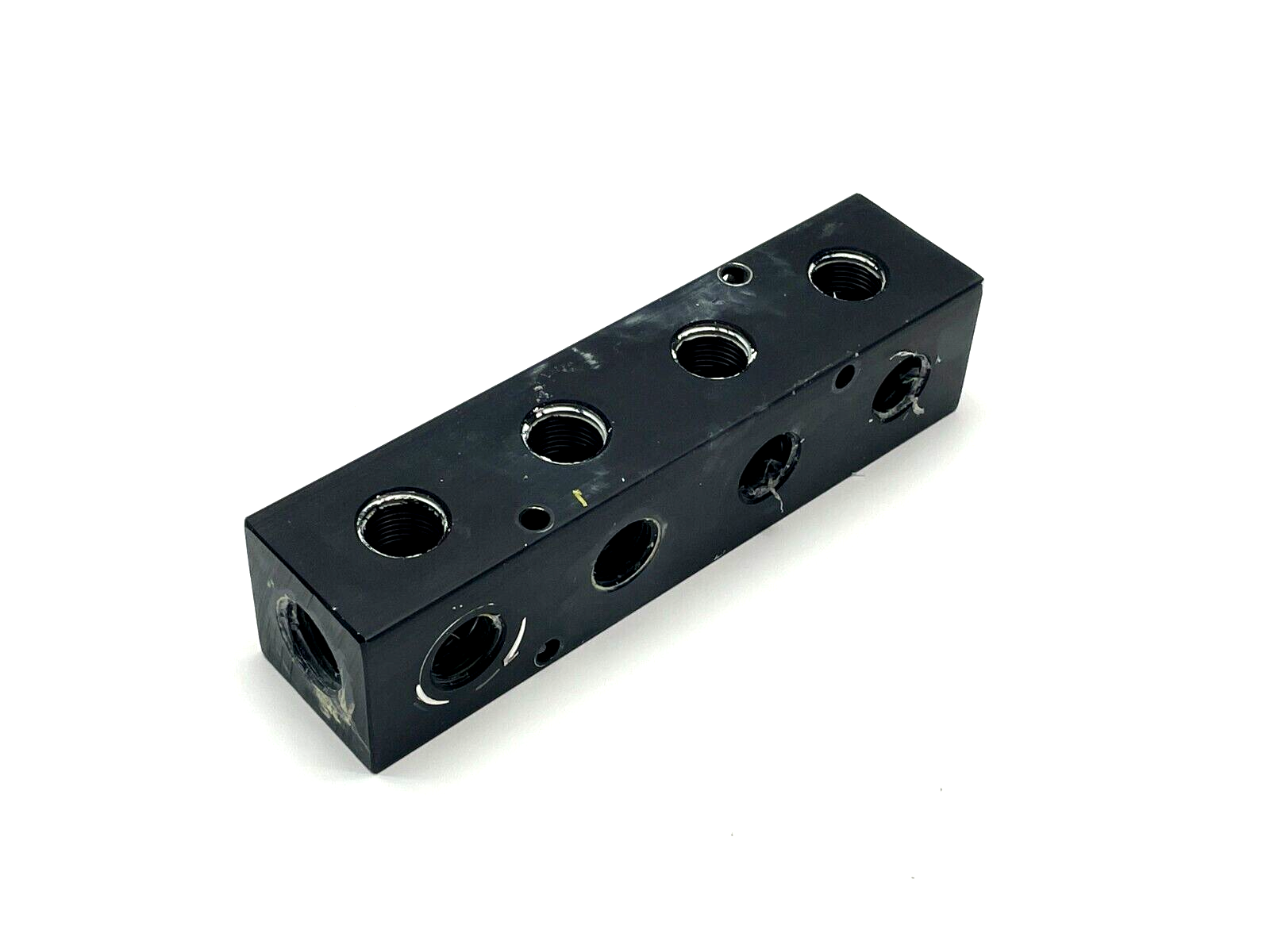 PCM30-375-08NPW | Polyconn Manifold 3/8" NPT Out 1/2" NPT In - Used - Maverick Industrial Sales