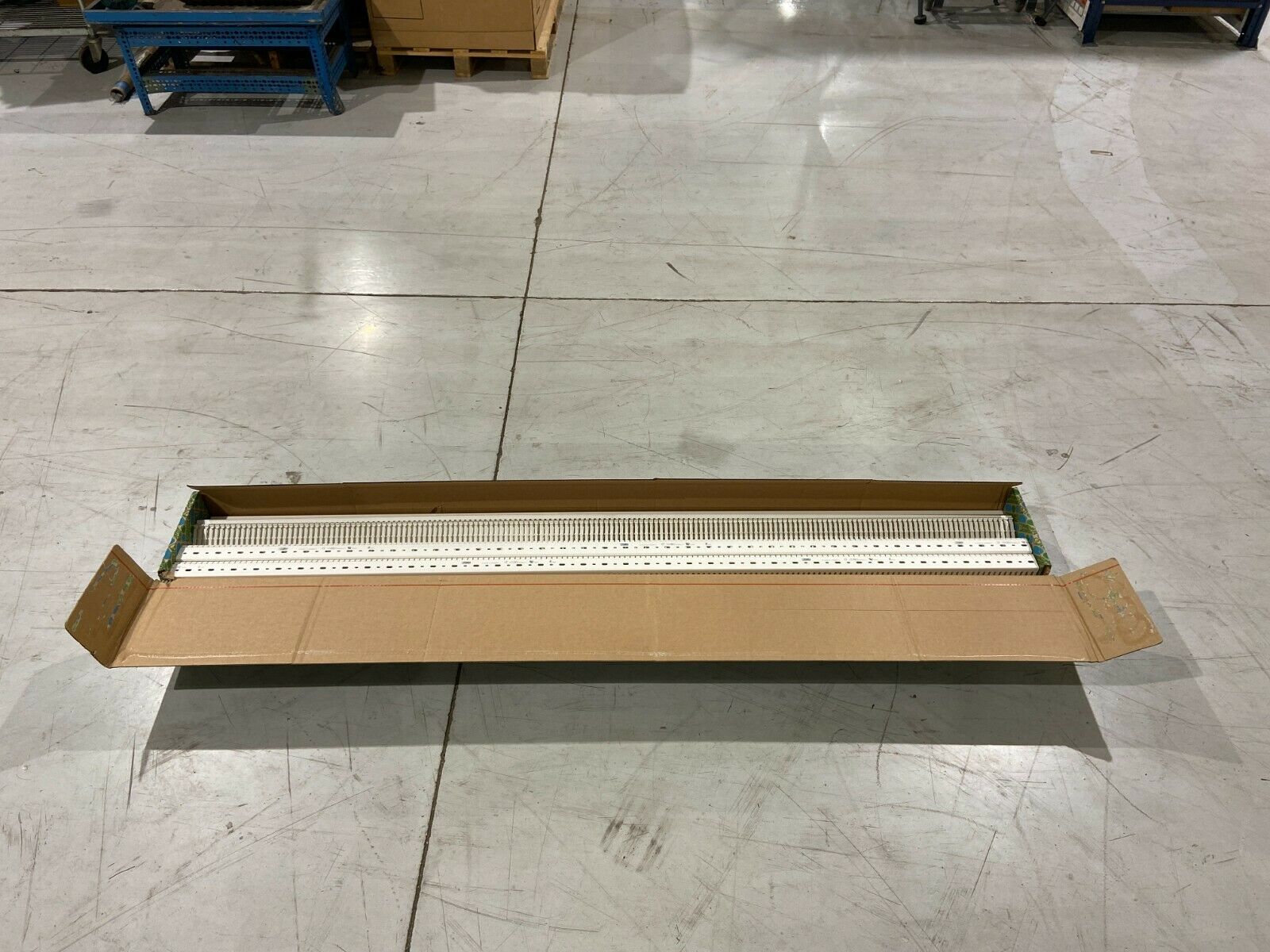 Phoenix Contact CD 40X100 WH Cable Duct 3240627 LOT OF 6 - New – Open box - Maverick Industrial Sales