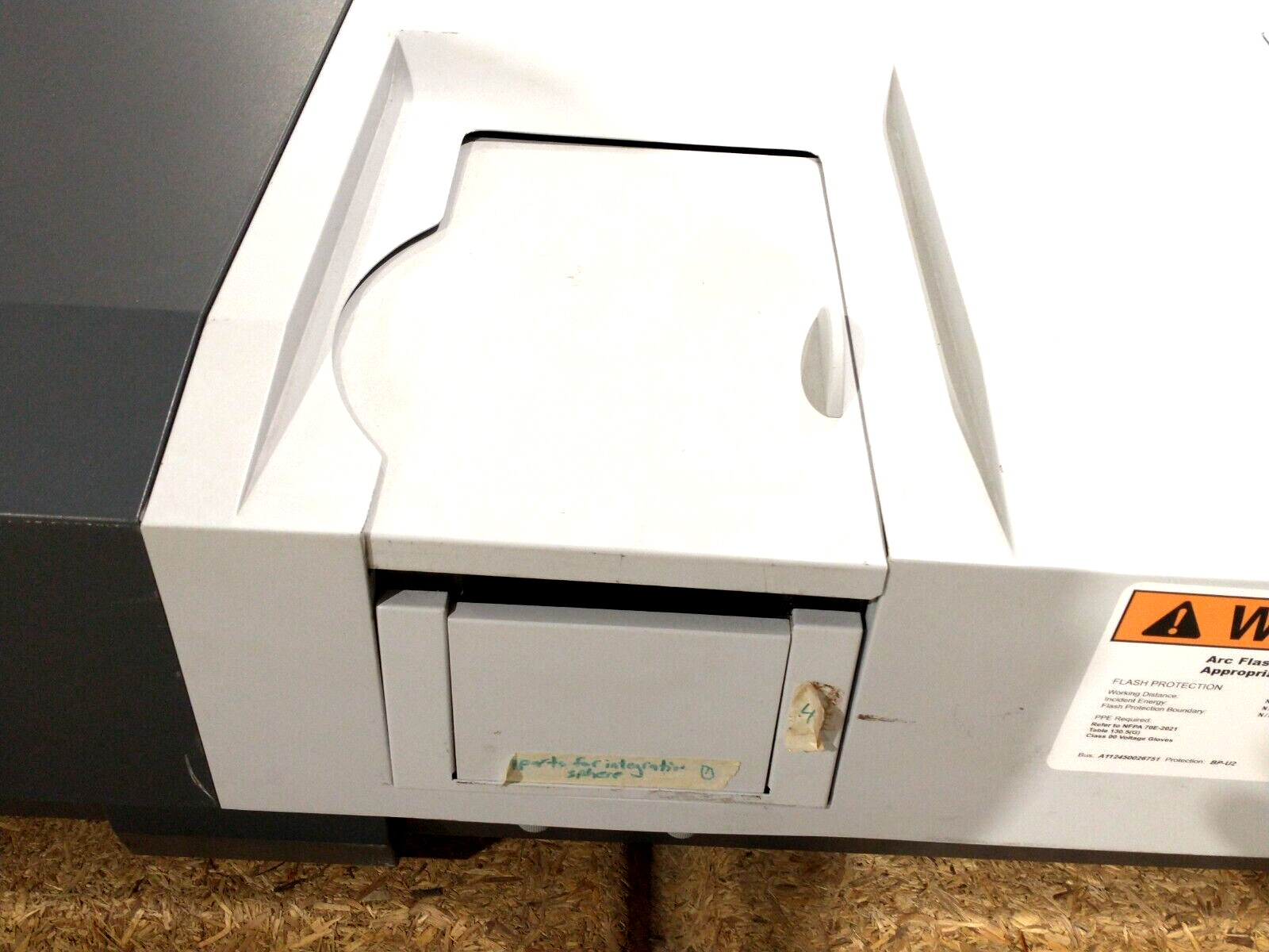 Shimadzu 206-23000-32 UV-3600 UV-VIS-NIR Spectrophotometer 120V 300VA - For parts or not working - Maverick Industrial Sales