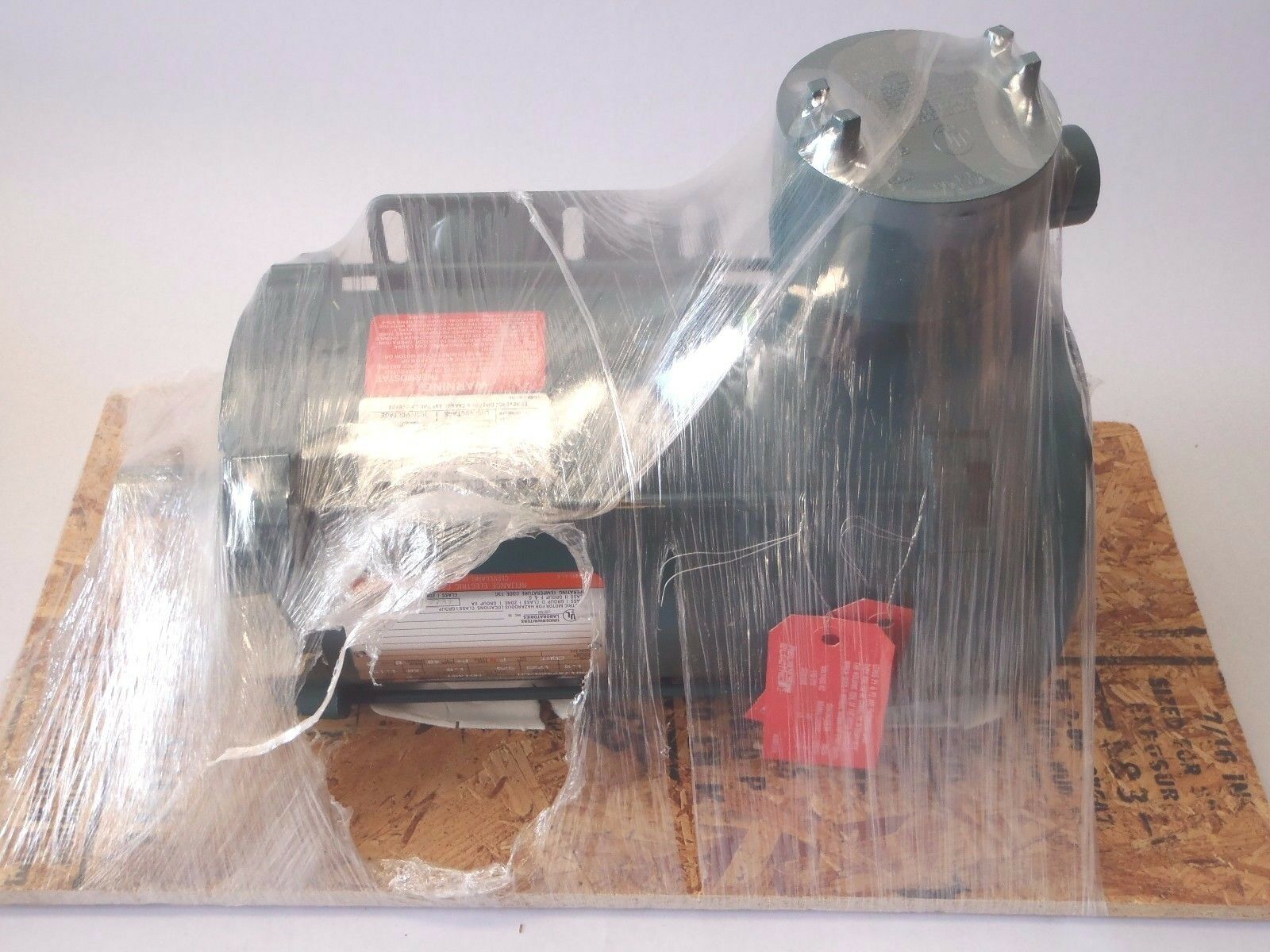 B31J2746M-LH | Reliance Dutymaster 1.5 HP 1725 RPM 3 PH Type P 525V AC Motor - New Other - Maverick Industrial Sales