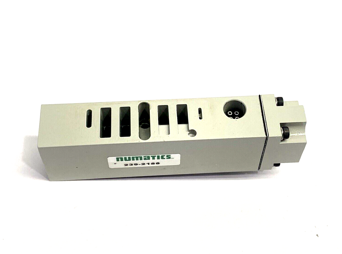 239-2188 | Numatics Sandwich Pressure Block 1/8" NPT - Used - Maverick Industrial Sales