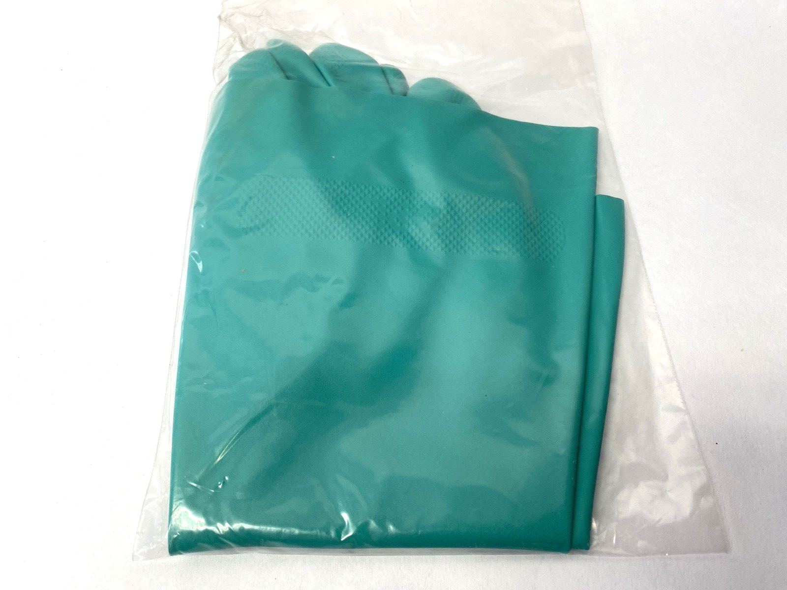 N/A | Industrial Chemical Work Gloves Small LOT OF 34 - New – Open box - Maverick Industrial Sales