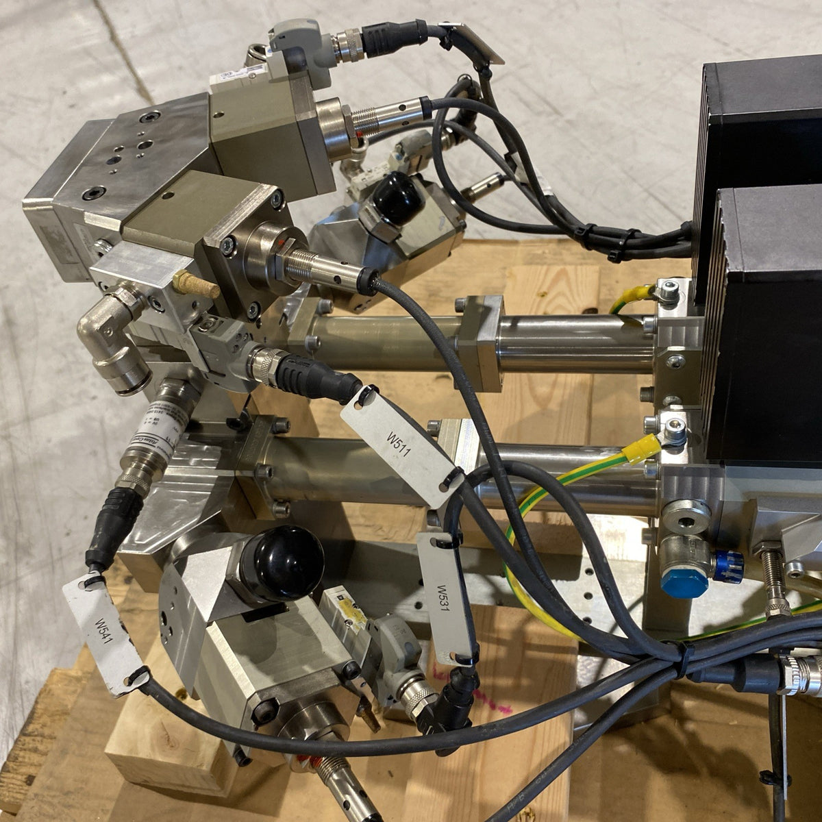 84890.000085 | Atlas Copco SCA ADKE-2K-6000 2K Adhesive Tandem Dispense Meter - For parts or not working - Maverick Industrial Sales
