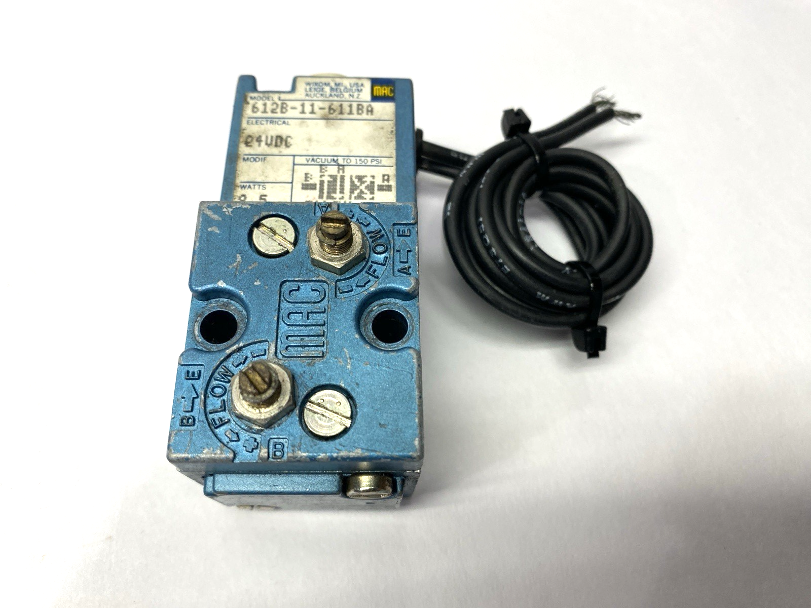 612B-11-611BA | MAC Valves Pneumatic Solenoid Valve 1/4" Ports MISSING SCREW - Used - Maverick Industrial Sales