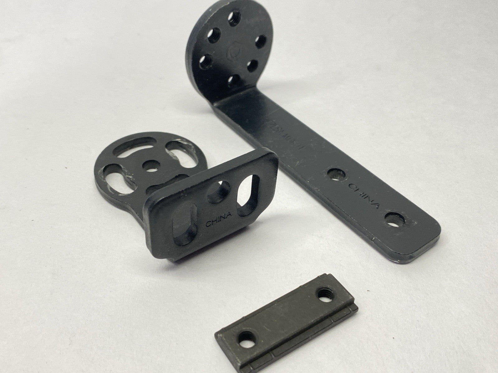 EZLSA-MBK-11 | Banner EZ-SCREEN LS Accessory Bracket End Mount 87521 - New – Open box - Maverick Industrial Sales